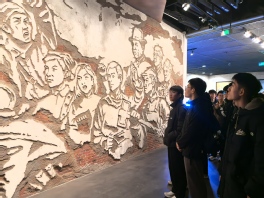 我校开展2025年“南京大屠杀死难者国家公祭日”纪念活动